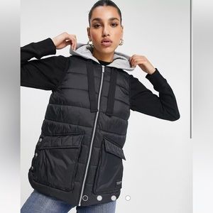 NEW Calvin Klein Puffer Cargo Pocket Vest with Hood